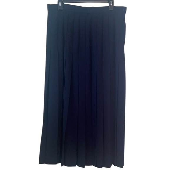 Escada, made in Germany, vintage black pleated polyester skirt. Size 44. GUC - Picture 1 of 9